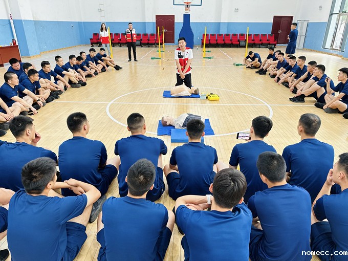 新利官网体育 应急救护进消防 (2)_副本.jpg 新利官网体育 应急救护进消防 (2)_副本.jpg